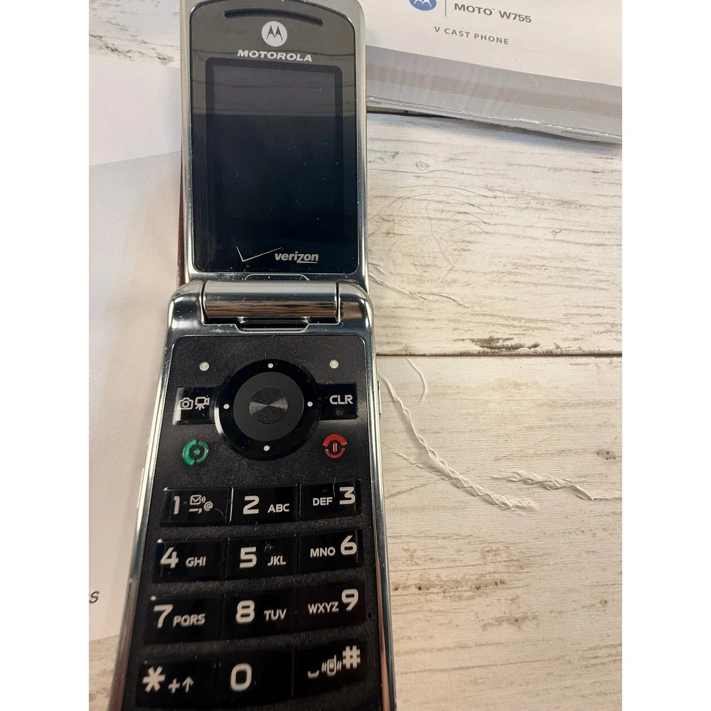 Motorola MOTO W755 Verizon Wireless Flip Phone‎ Black V CAST Camera Cell Phone